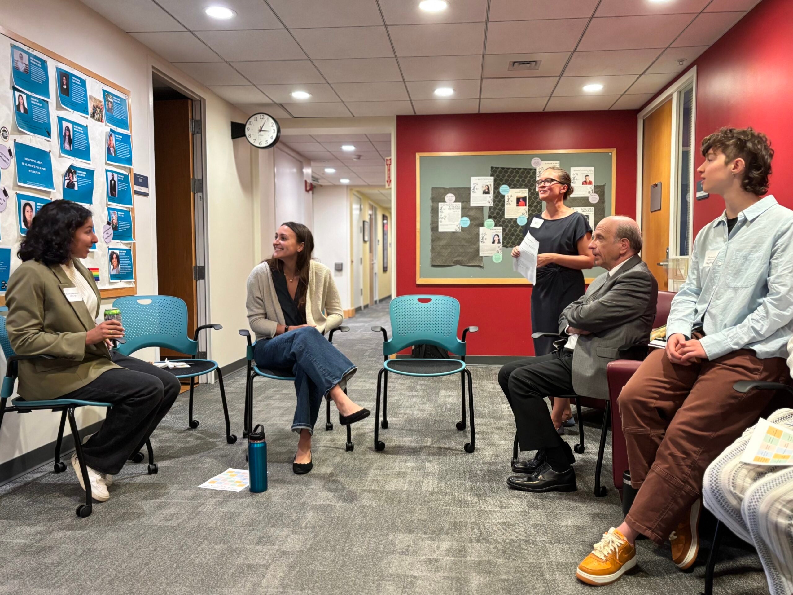 SBS alumni from the class of 2022 presented their career trajectories at the 2025 SBS Alumni Open House.