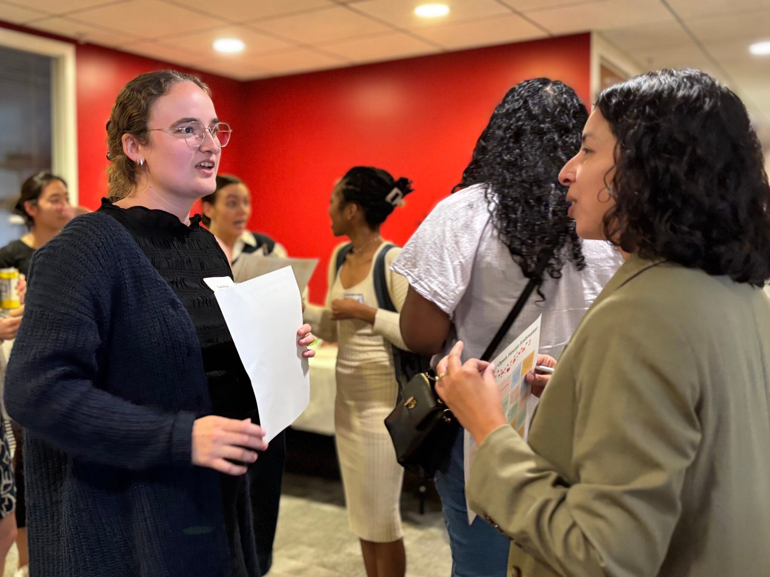 SBS students and alumni connected at the 2025 SBS Alumni Open House.