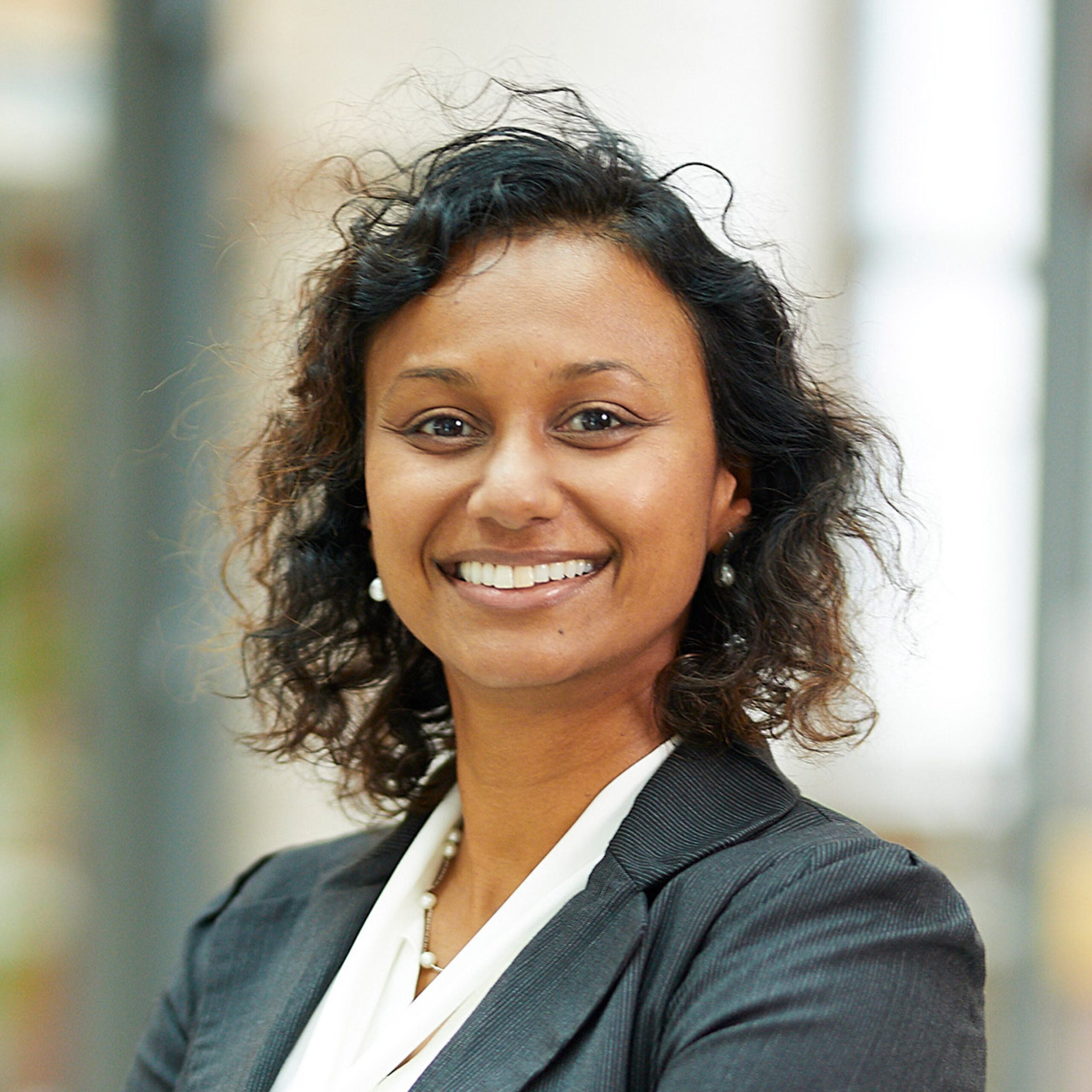 Head shot of faculty member, Shruthi-Mahalingaiah, smiling