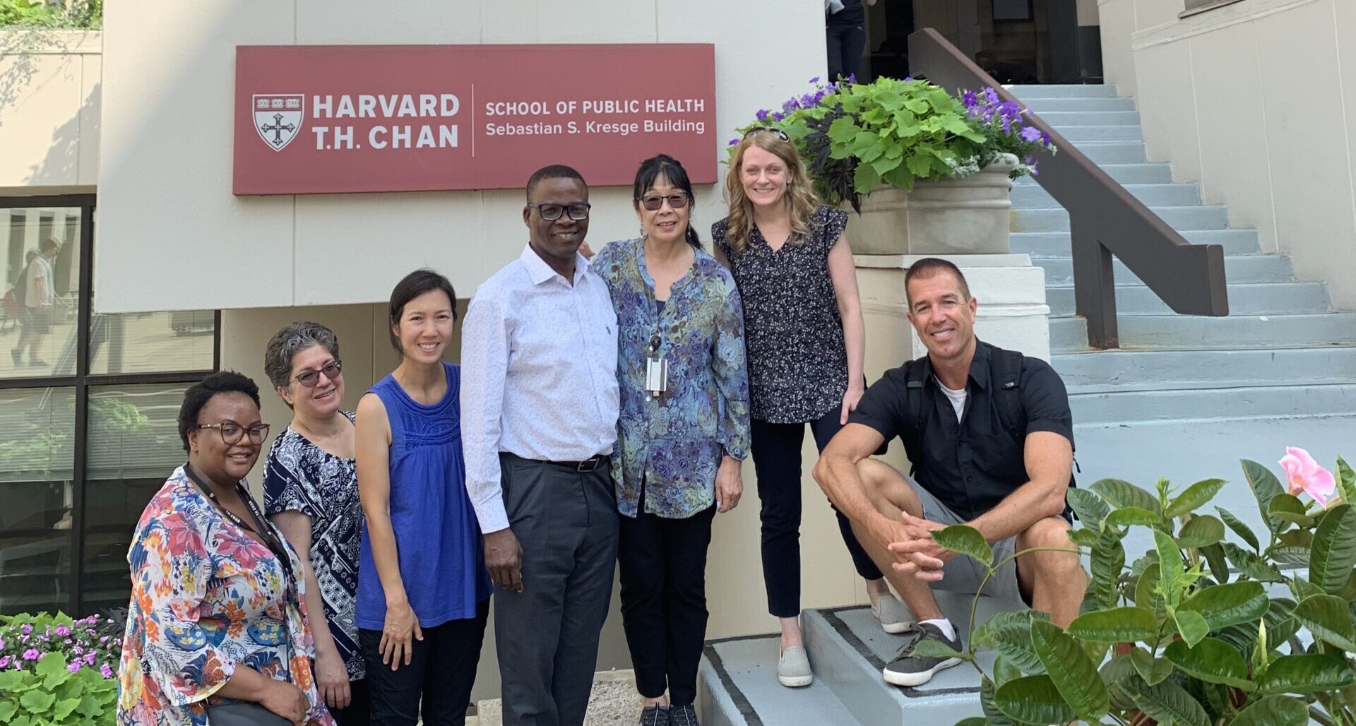 Kanki Lab Team Photograph in front of HSPH Building