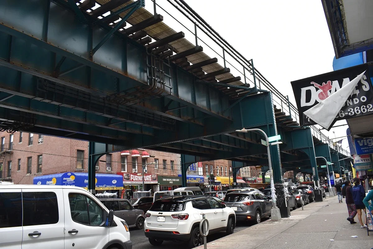 NYC elevated train track