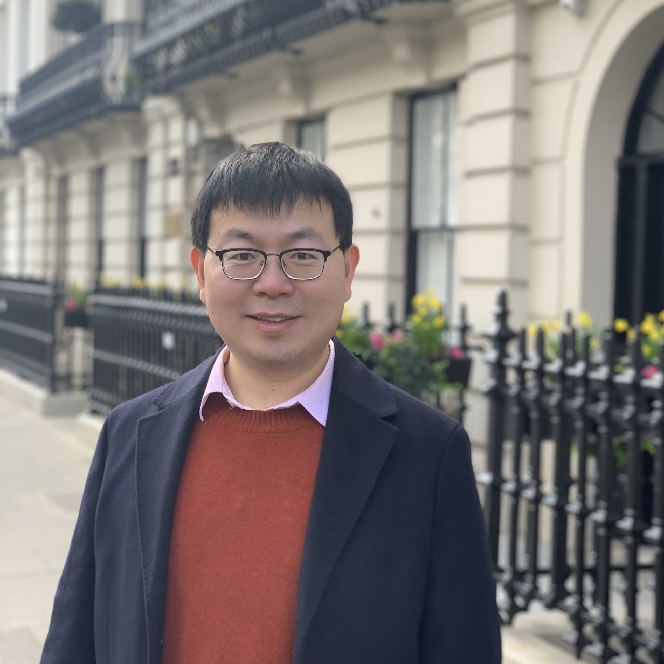 Hufeng Zhou headshot