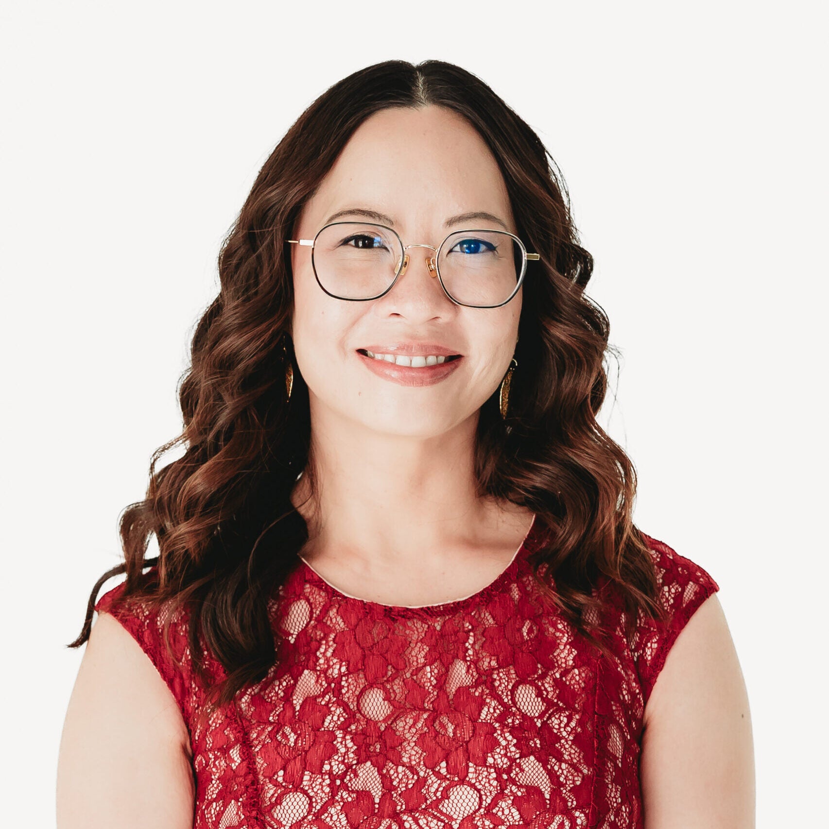 Headshot of panelist Dusadee Sarangarm