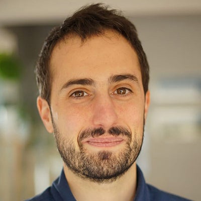Szmulewicz headshot