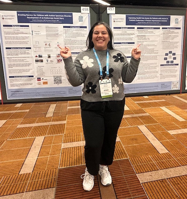 Mojdeh Mostafavi presenting her research at a meeting of NASPGHAN (the North American Society for Pediatric Gastroenterology, Hepatology, and Nutrition)