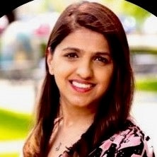 Headshot of Fiza Shaukat