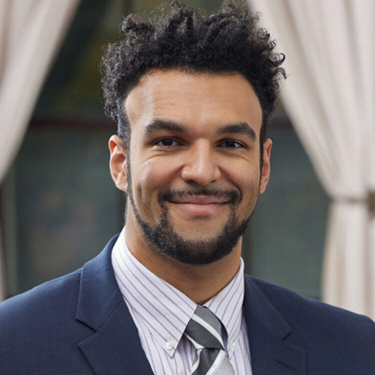 Nathaniel Harnett headshot