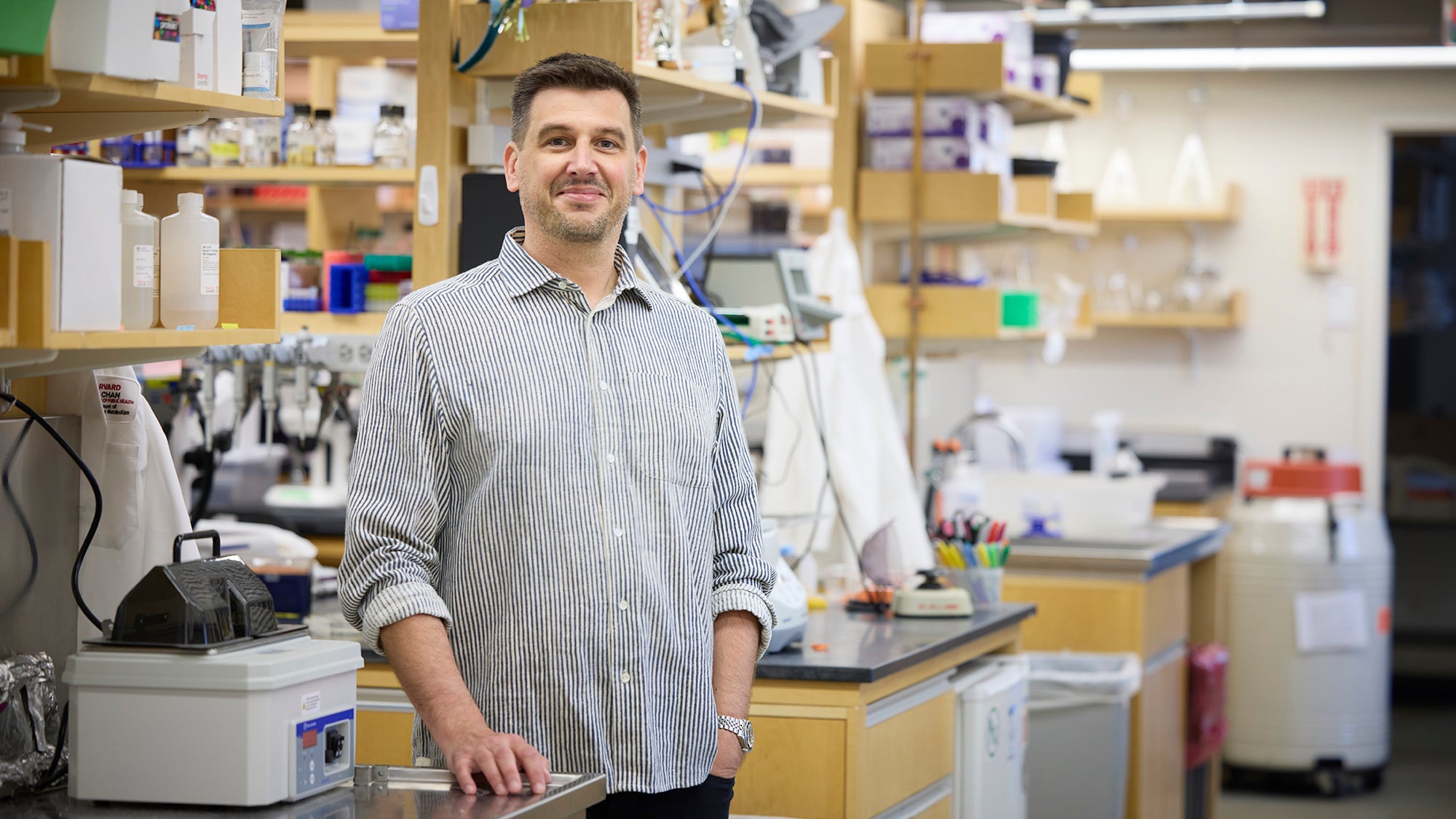 Will Mair in his lab. Photo: Kent Dayton / Harvard Chan School