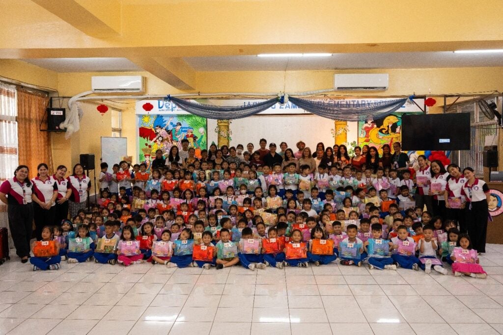 The kindergarten students, teachers, and volunteers. What a special day!
