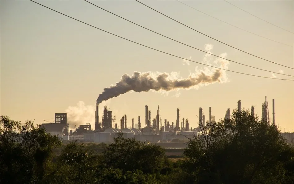 Study: A systematic review of the effects of chronic, slow-onset climate change on mental health. Image Credit: Roschetzky Photography/Shutterstock.com